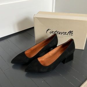 L’intervalle black suede with patent heel ROMA size 39 block heel